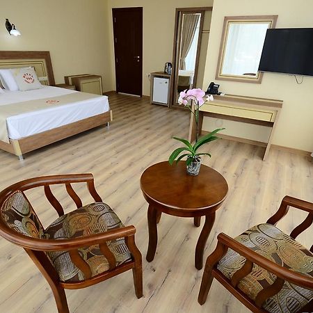 Hotel 725 B Batumi Eksteriør billede