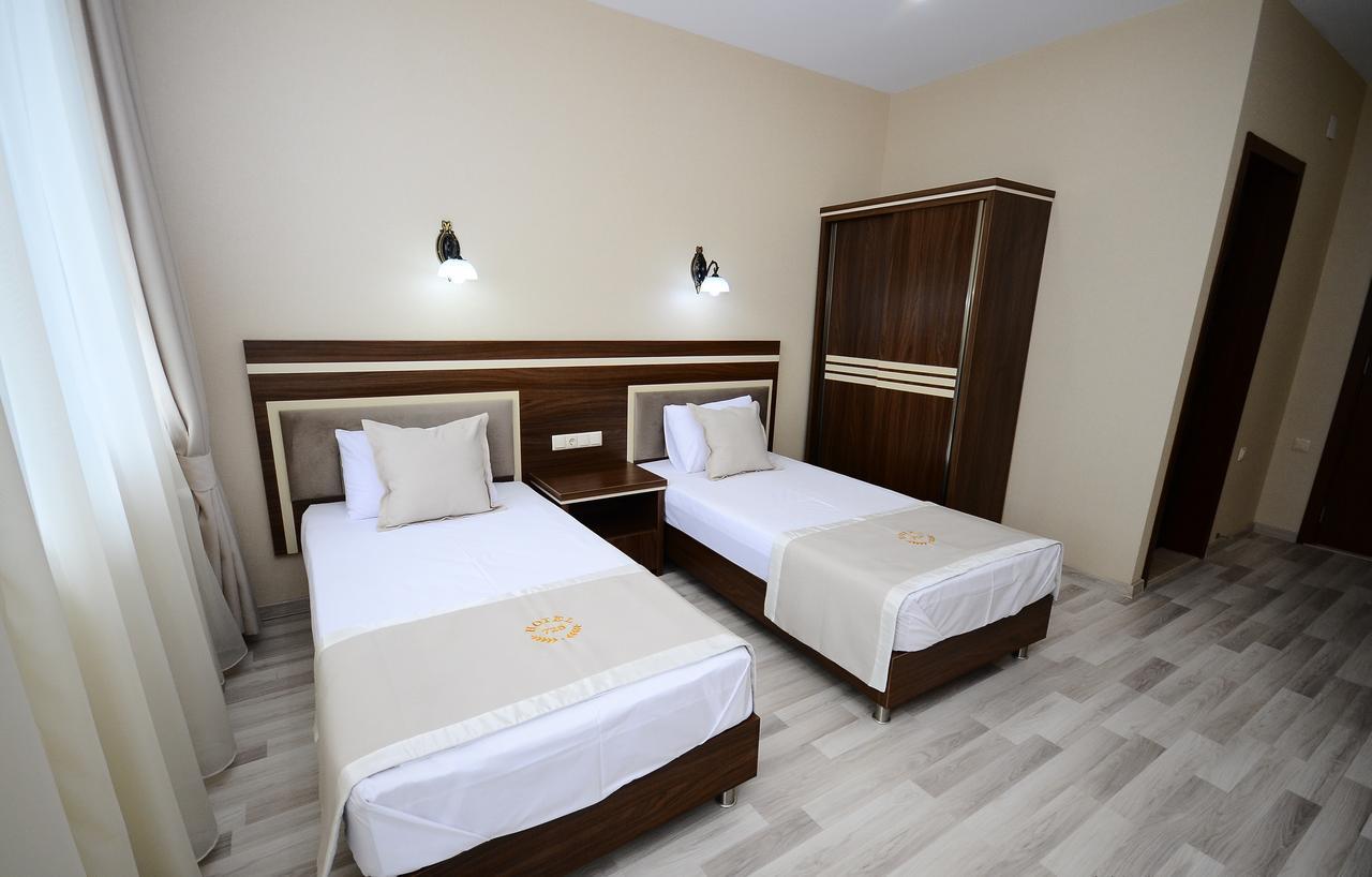 Hotel 725 B Batumi Eksteriør billede