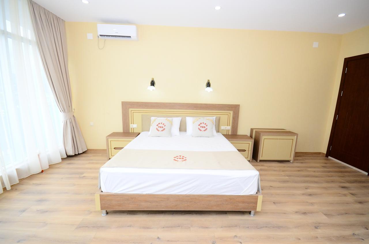 Hotel 725 B Batumi Eksteriør billede