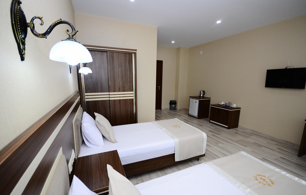 Hotel 725 B Batumi Eksteriør billede