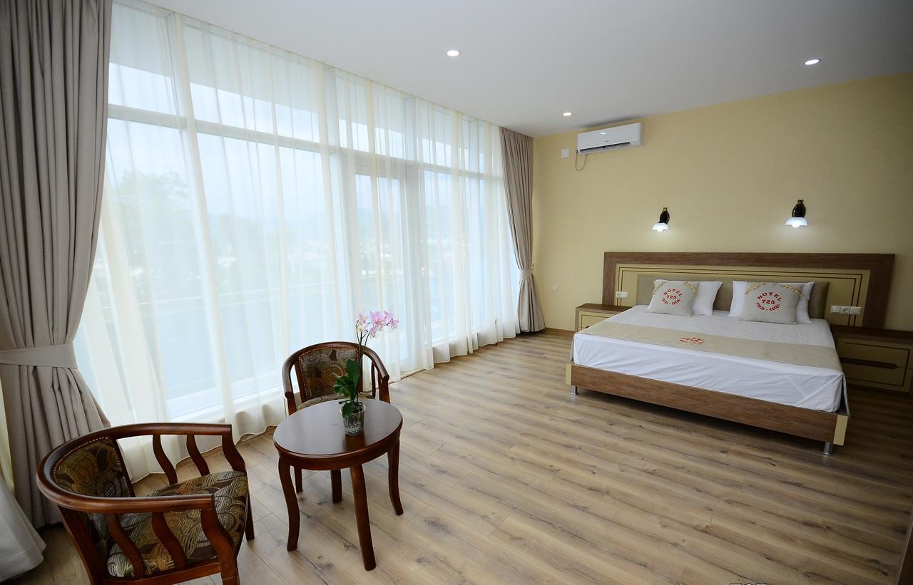 Hotel 725 B Batumi Eksteriør billede