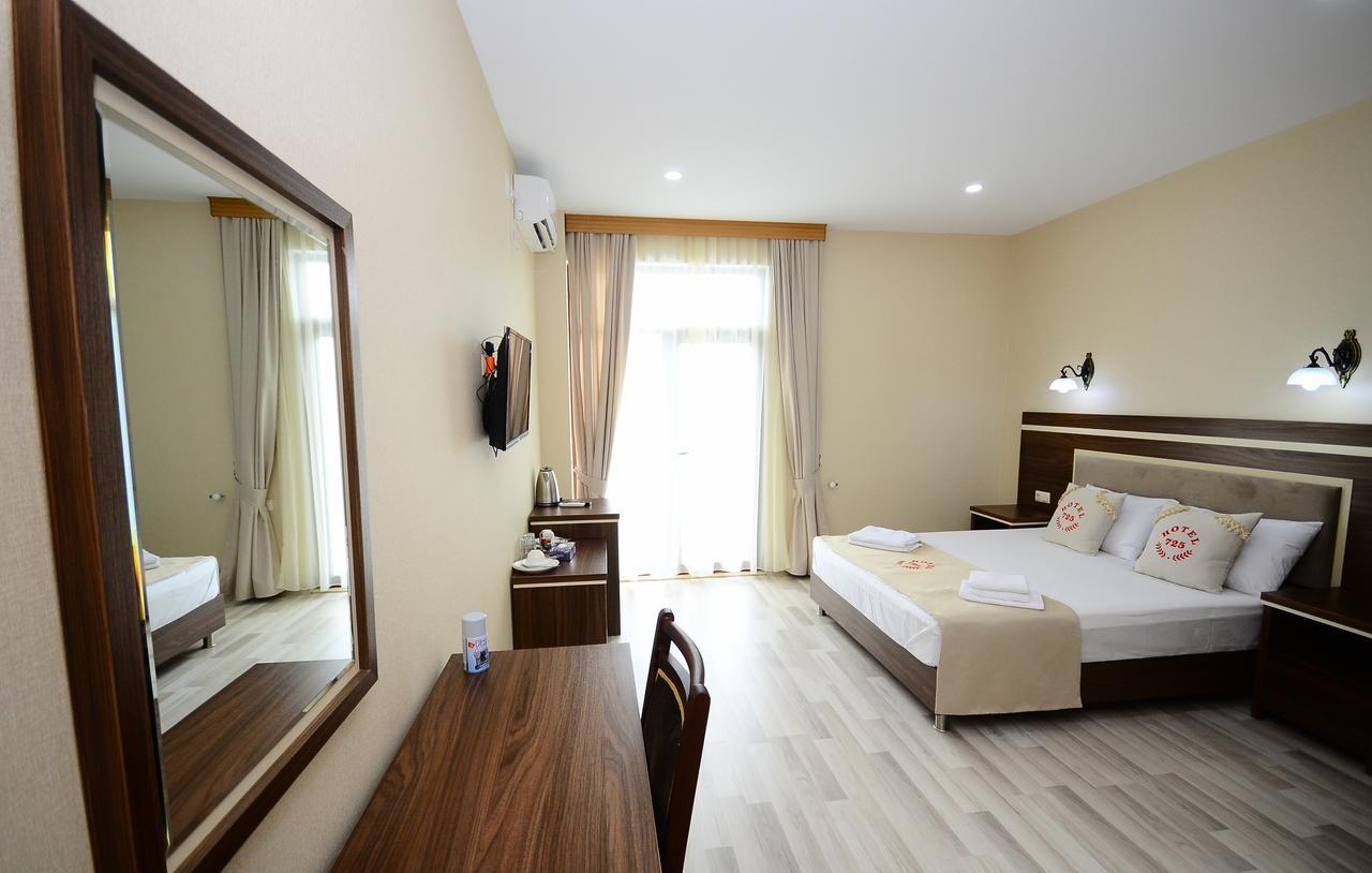 Hotel 725 B Batumi Eksteriør billede