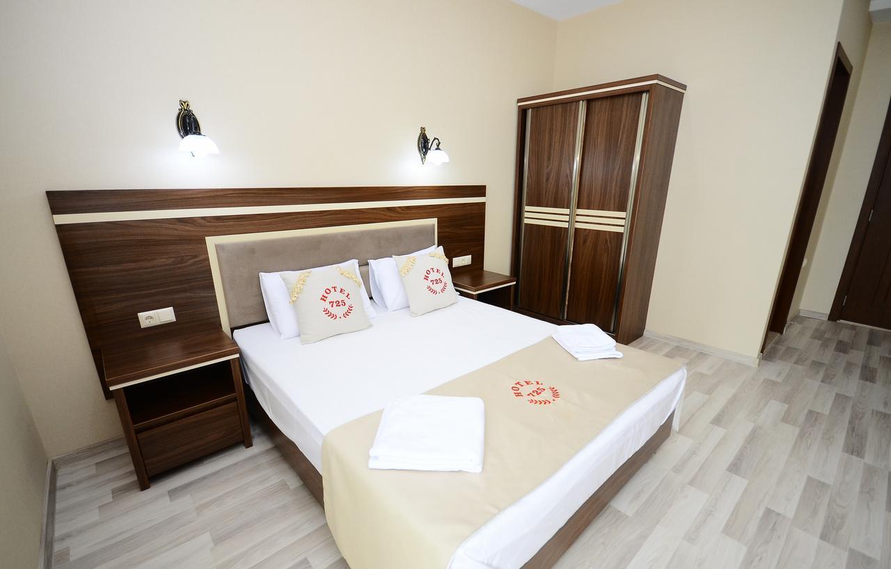 Hotel 725 B Batumi Eksteriør billede