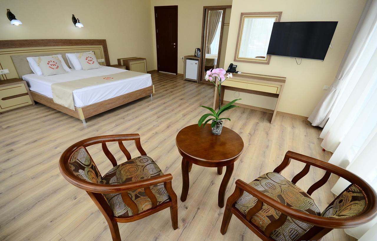 Hotel 725 B Batumi Eksteriør billede