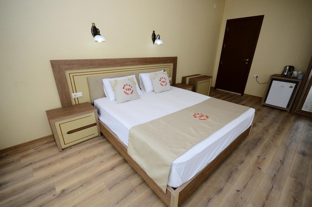 Hotel 725 B Batumi Eksteriør billede
