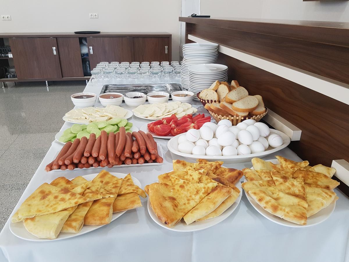 Hotel 725 B Batumi Eksteriør billede