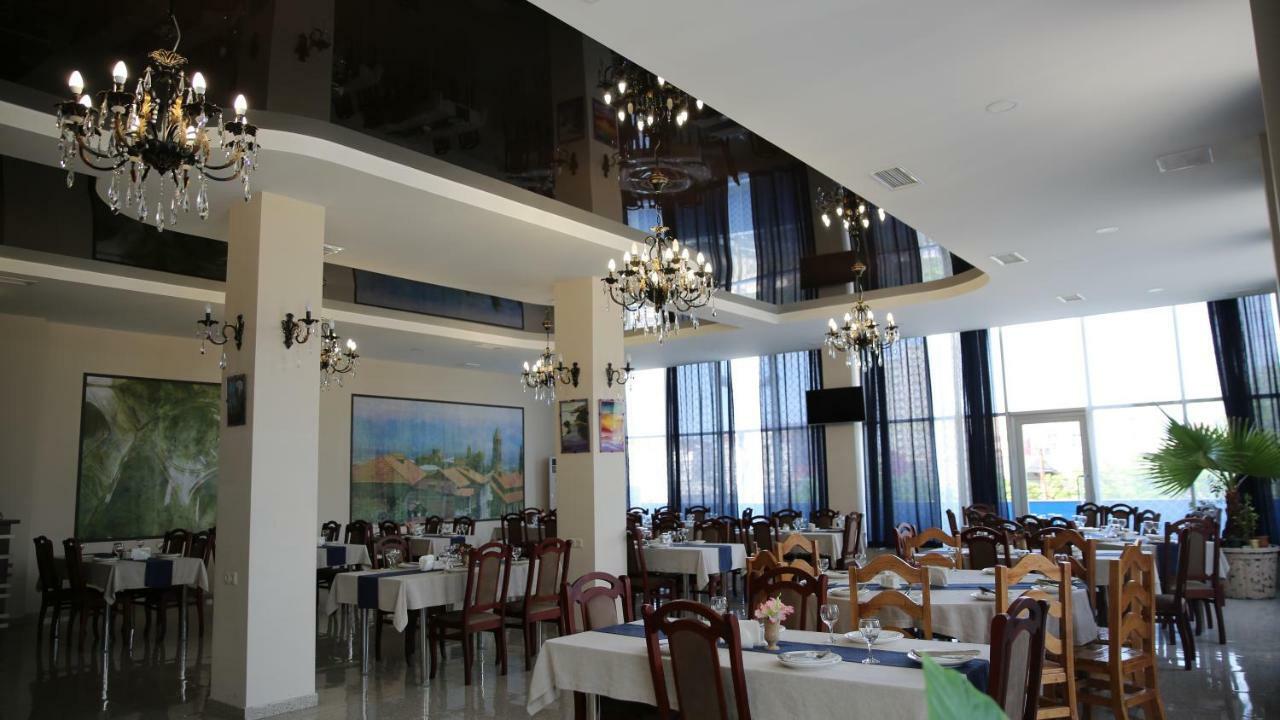 Hotel 725 B Batumi Eksteriør billede