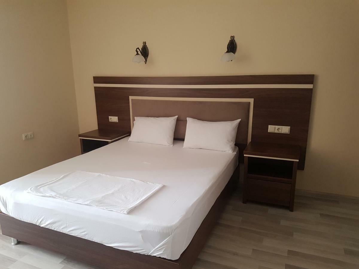 Hotel 725 B Batumi Eksteriør billede